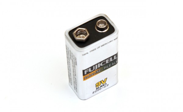 9v-fujicell-alkaline-battery